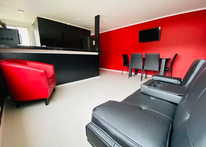 Departamento Cercano A Alameda Y Locales Comerciales